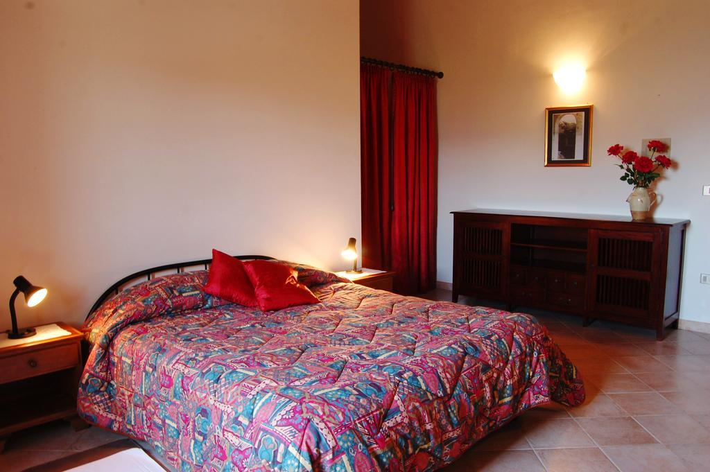 Le Valli Aparthotel Pomarance Room photo